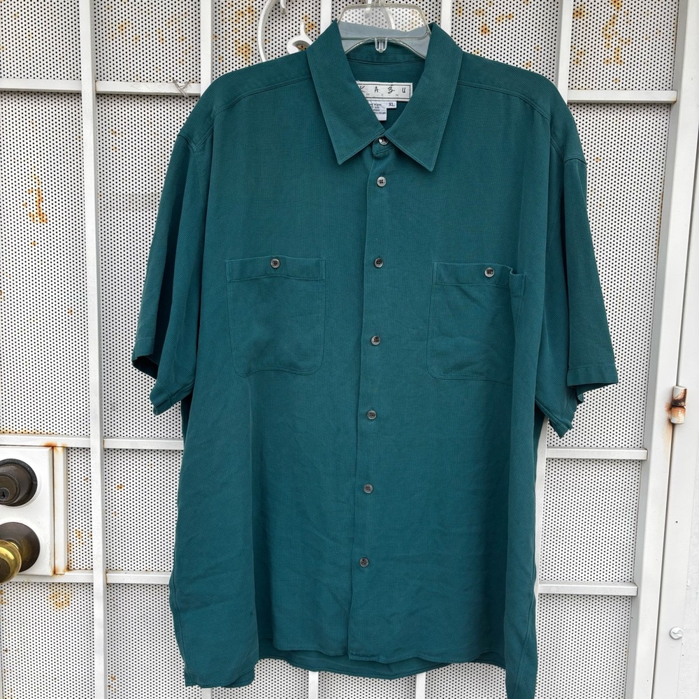 KAZU mens XL 100% silk short sleeve button up shirt